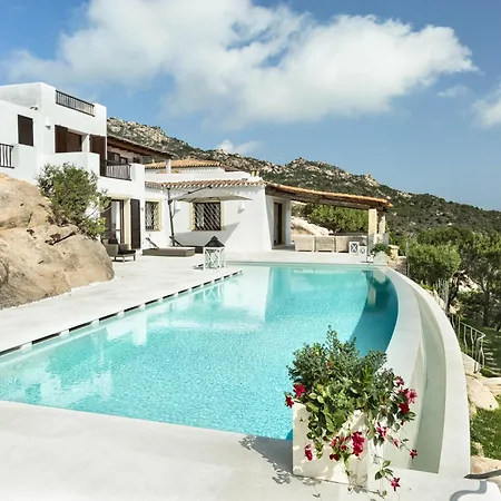 Azzurra Con Vista Mozzafiato Porto Cervo